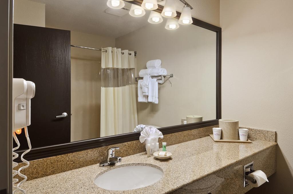 Baymont By Wyndham Dallas/ Love Field Quarto foto